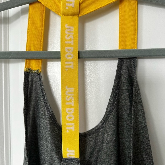 Nike Razorback Performance Tank Straps - Picture 3 of 4